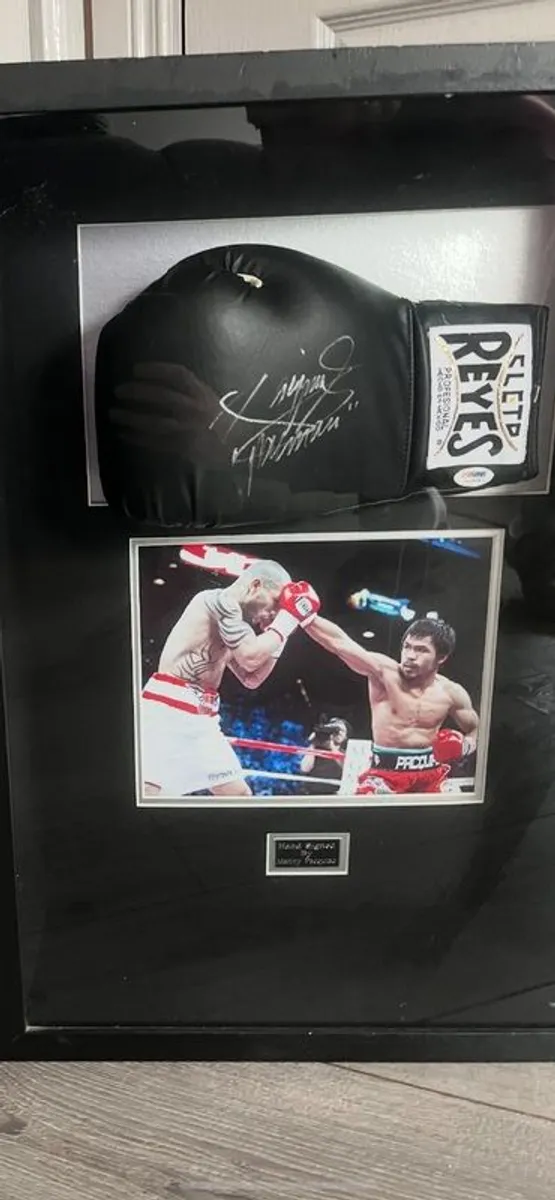 Manny Pacquiao Signed Glove - Image 4