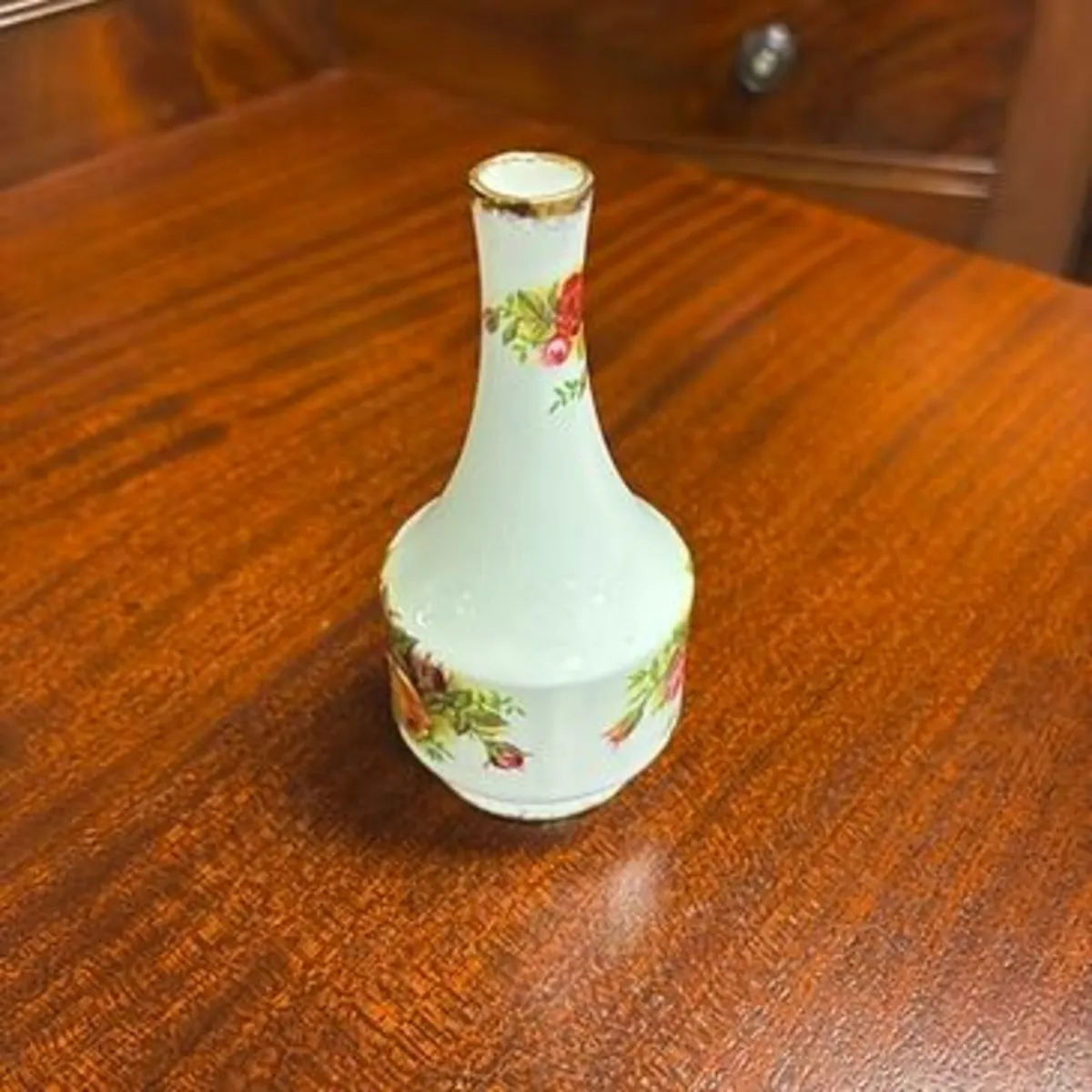 Old Country Roses Royal Albert Bone China - Bombay