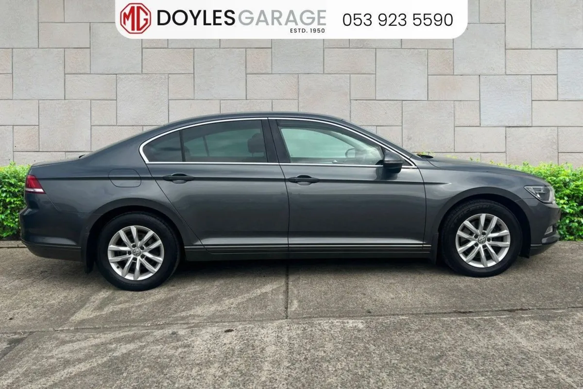 Volkswagen Passat Comfortline 1.6 TDi Diesel 120b - Image 2