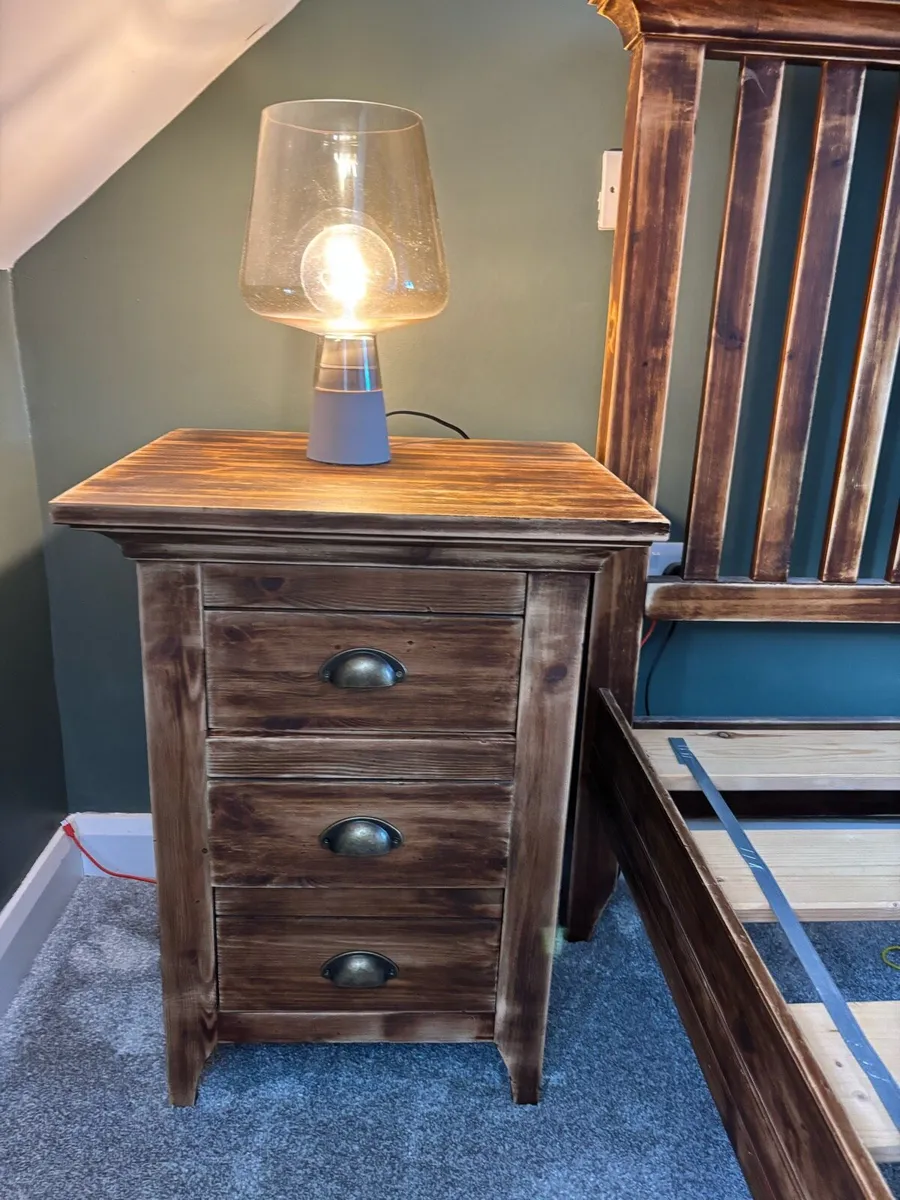 Super king 5ft bed and bedside lockers - Image 3