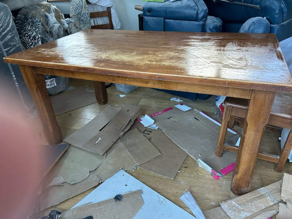 Dining Table and chairs - Image 1