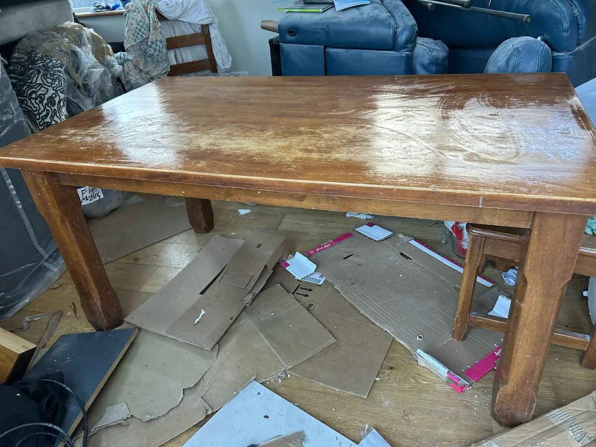 Dining Table and chairs - Image 2