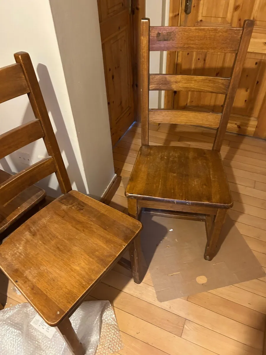 Dining Table and chairs - Image 3