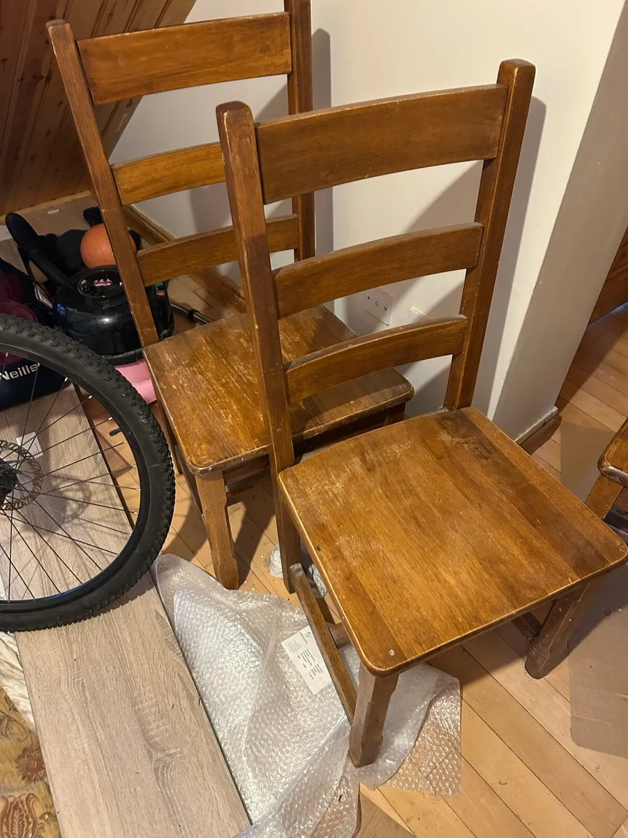 Dining Table and chairs - Image 4