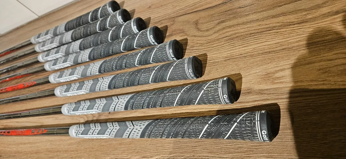 Titleist T100s/T200 Blended Set - Image 4