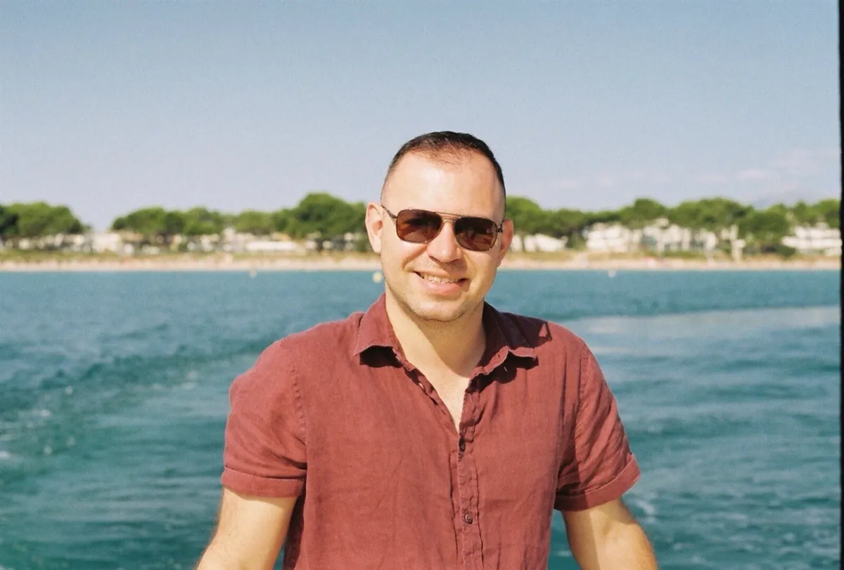 Film Camera Canon EOS 300 + EF 50mm f/1.8 STM Lens - Image 3