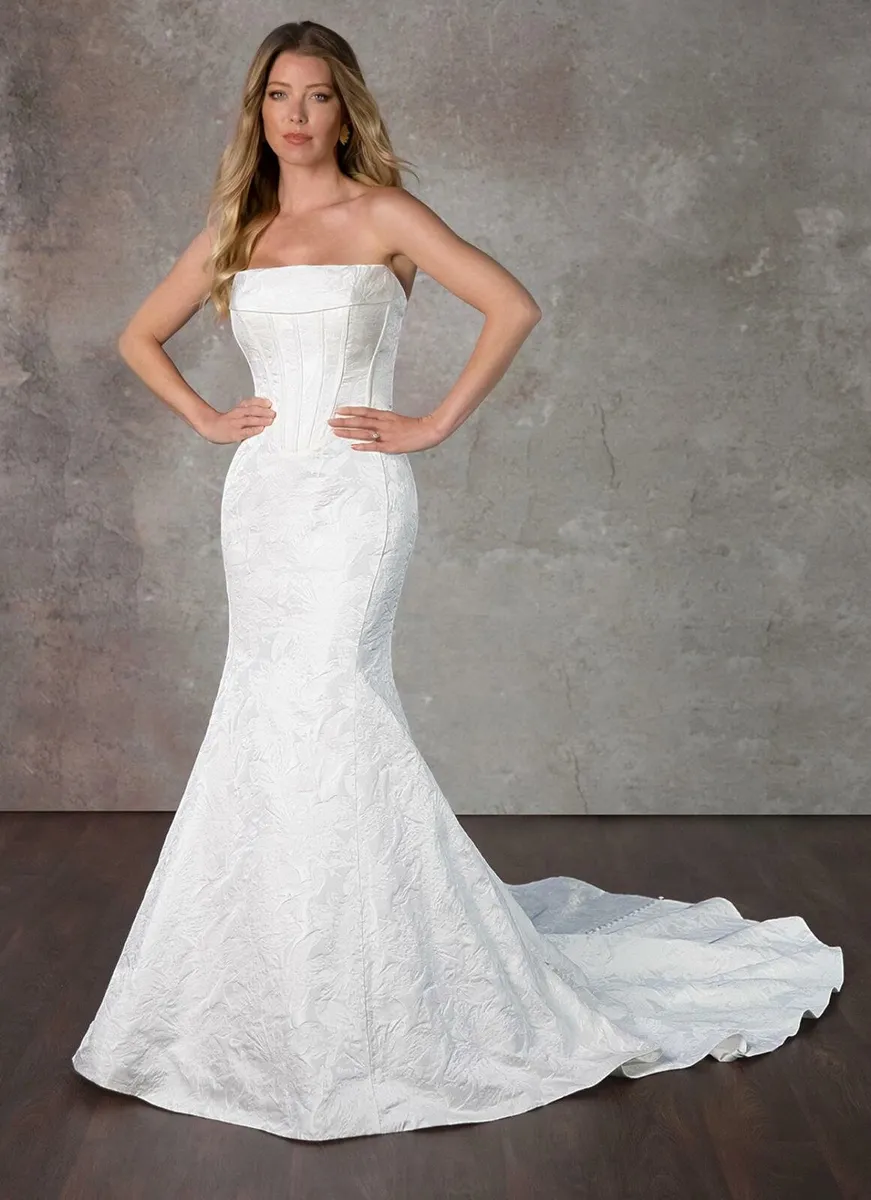 Wedding dress - Image 1