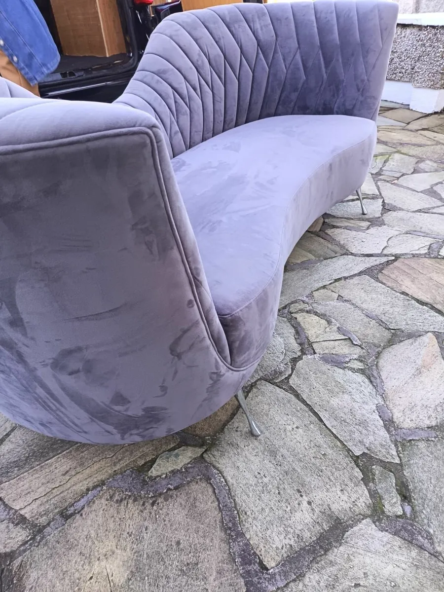 Free Delivery - luxury lounger - LIKE NEW - Image 2