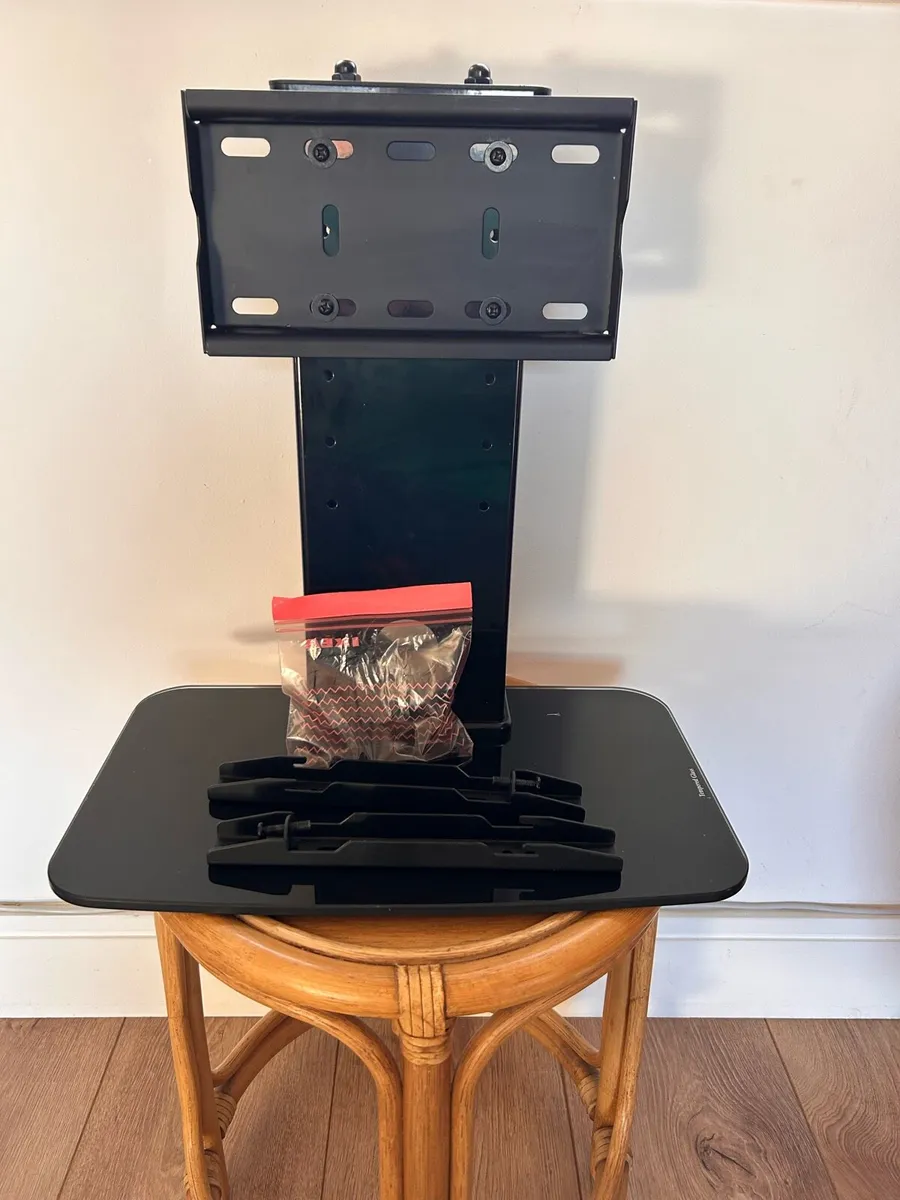 Universal TV stand - Image 1