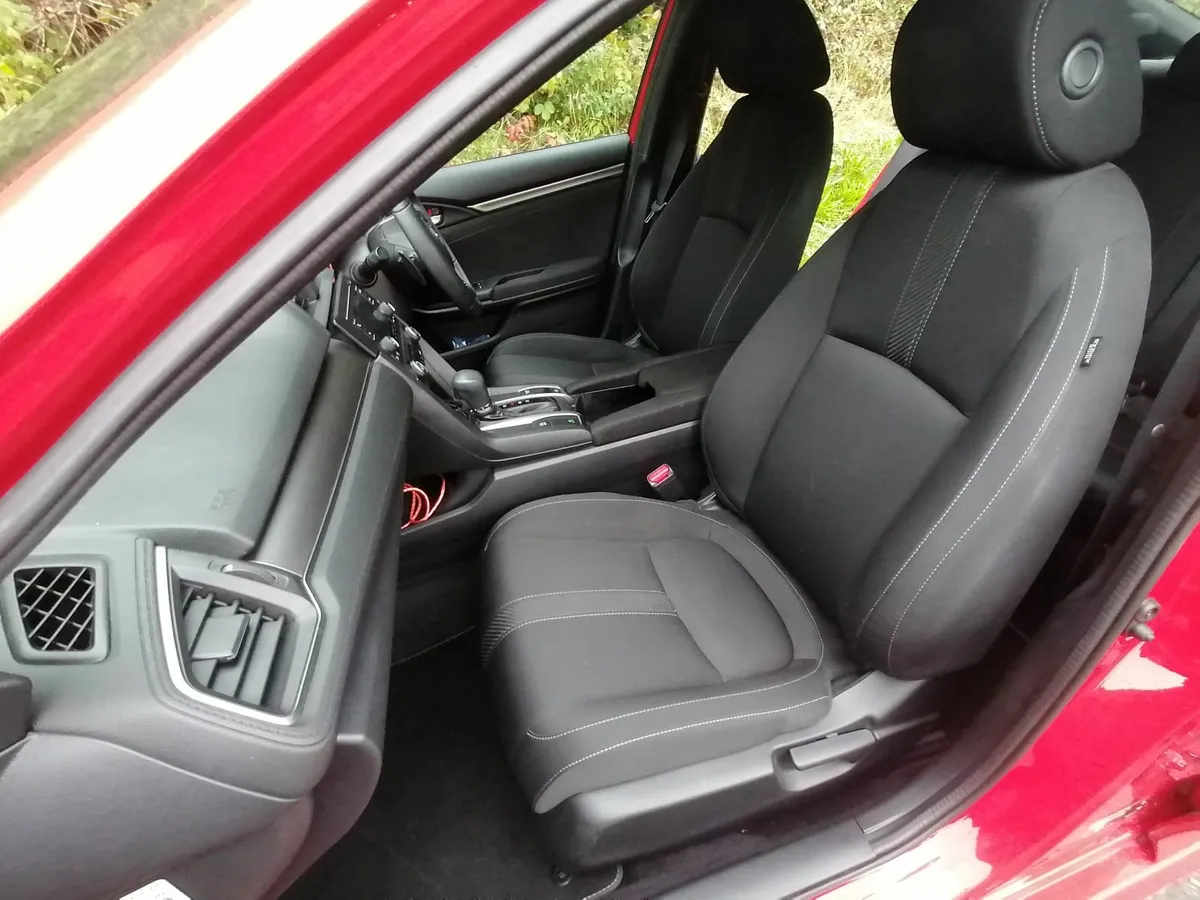 Honda Civic 2018 - Image 2