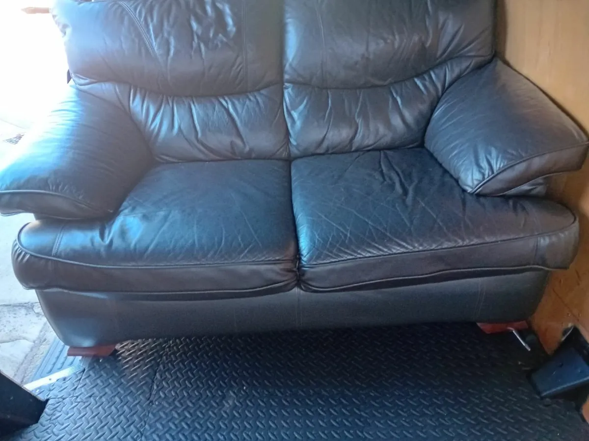 Free Delivery  - 2x seater leather sofa IMMACULATE - Image 3