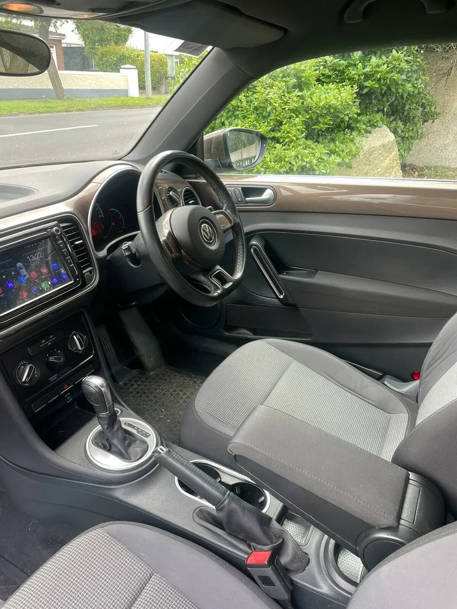 2014 VOLKSWAGEN BEETLE AUTOMATIC - Image 2