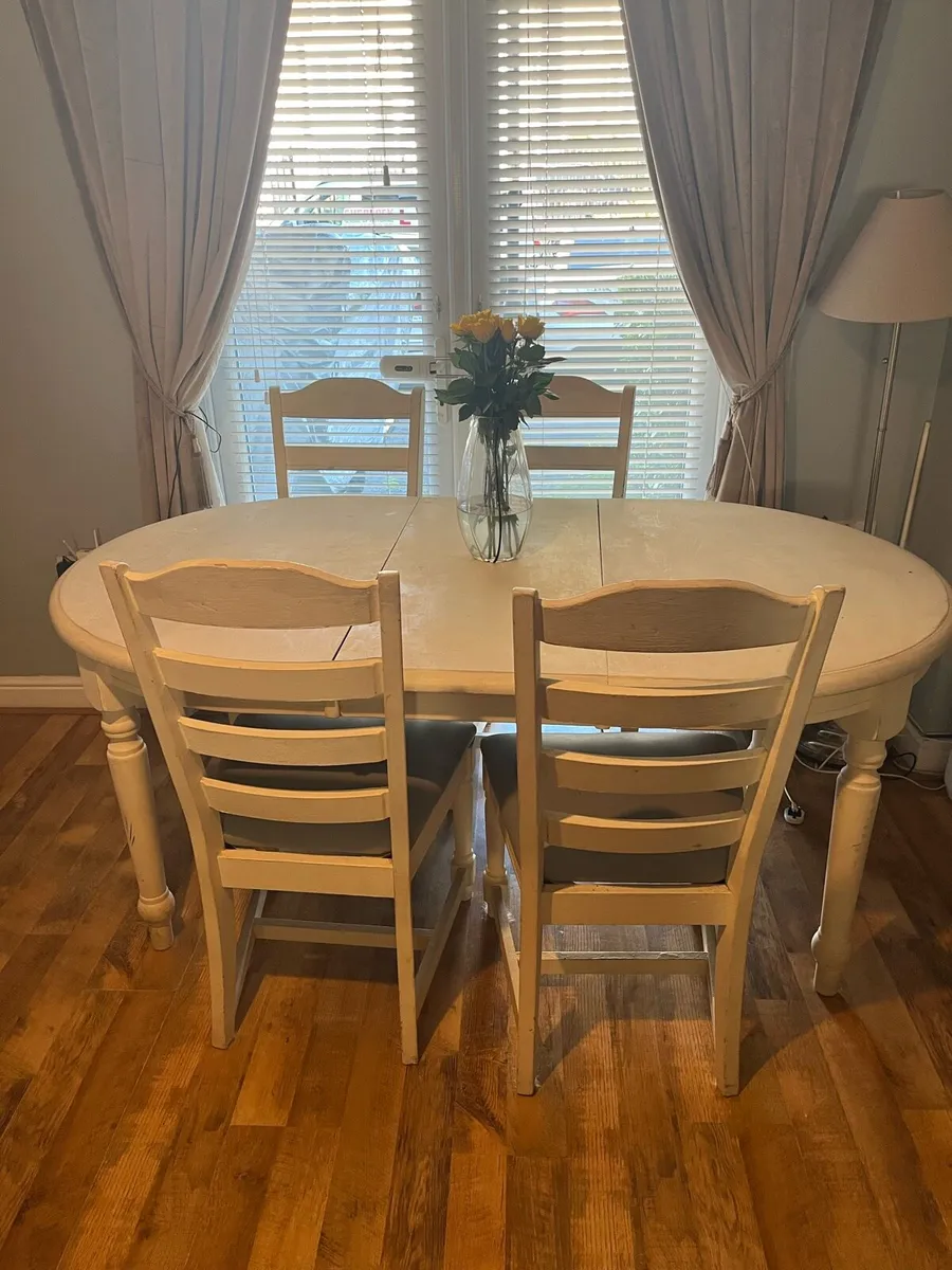 Table and Chairs - Image 3