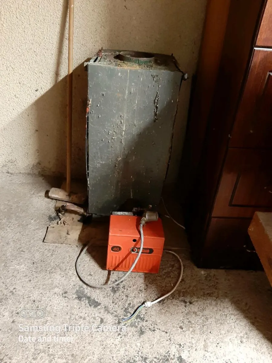 Oil boiler and burner - Image 1