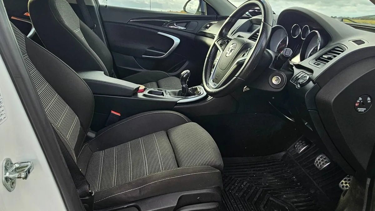 Vauxhall Insignia sri - Image 3