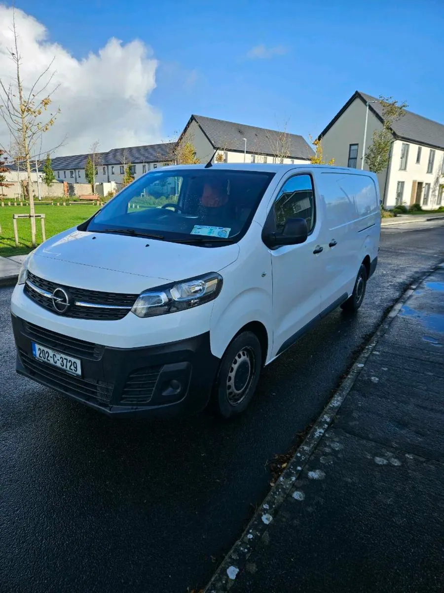 Opel Vivaro Low mileage - Image 2