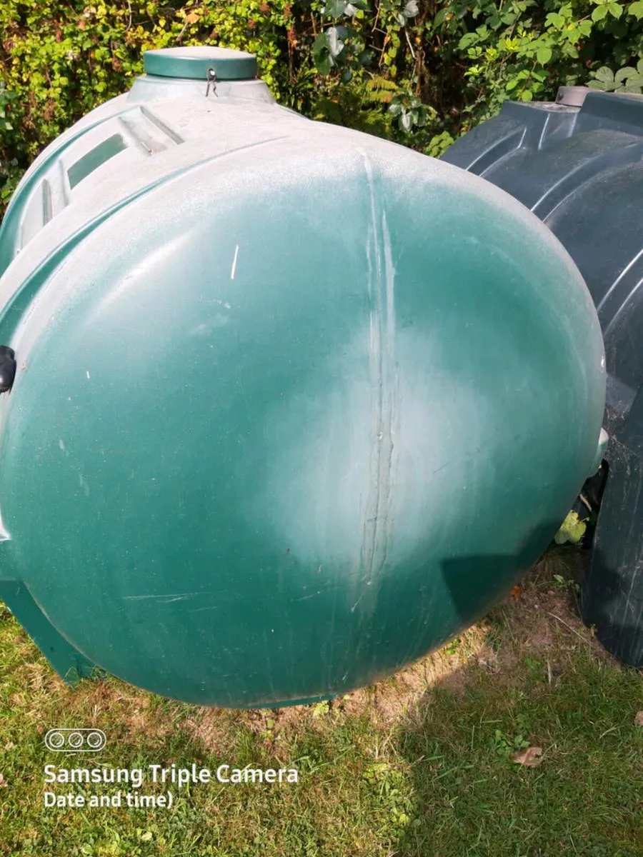 Oil tank