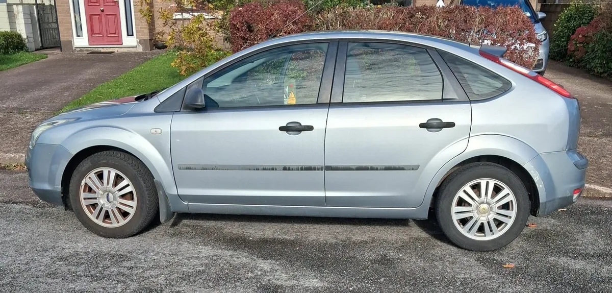 Ford Focus 2005 - Image 2