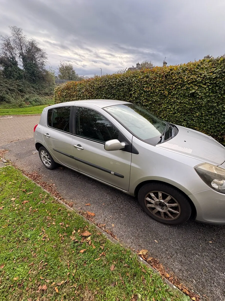 2009 Renault Clio - Image 2