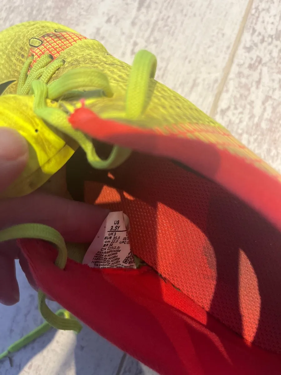 Football boots uk 3.5 - Image 4