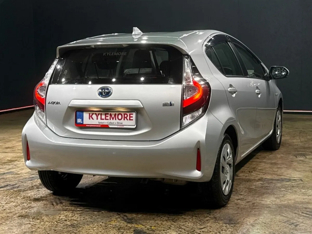 Toyota Aqua HYBRID 1.5L AUTOMATIC - HEATING/AC CON - Image 4