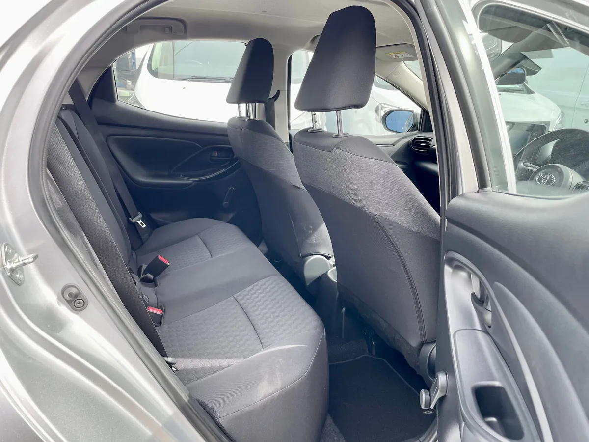 Toyota Yaris Luna 1.0 Petrol Manual 5Dr Hatch,2022 - Image 4