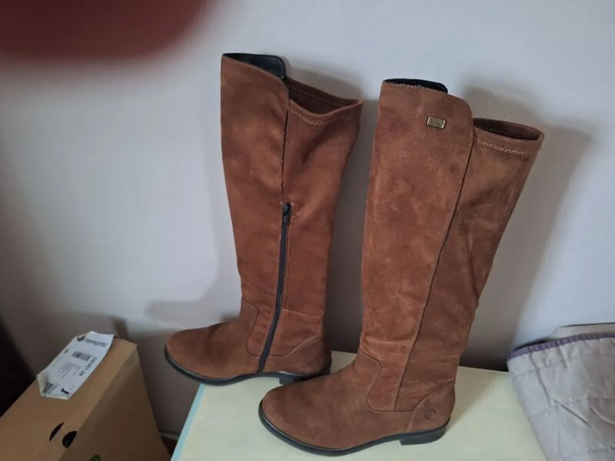 knee high boots - Image 3