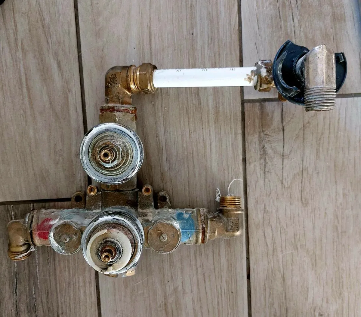 High pressure shower with all fittings. - Image 4