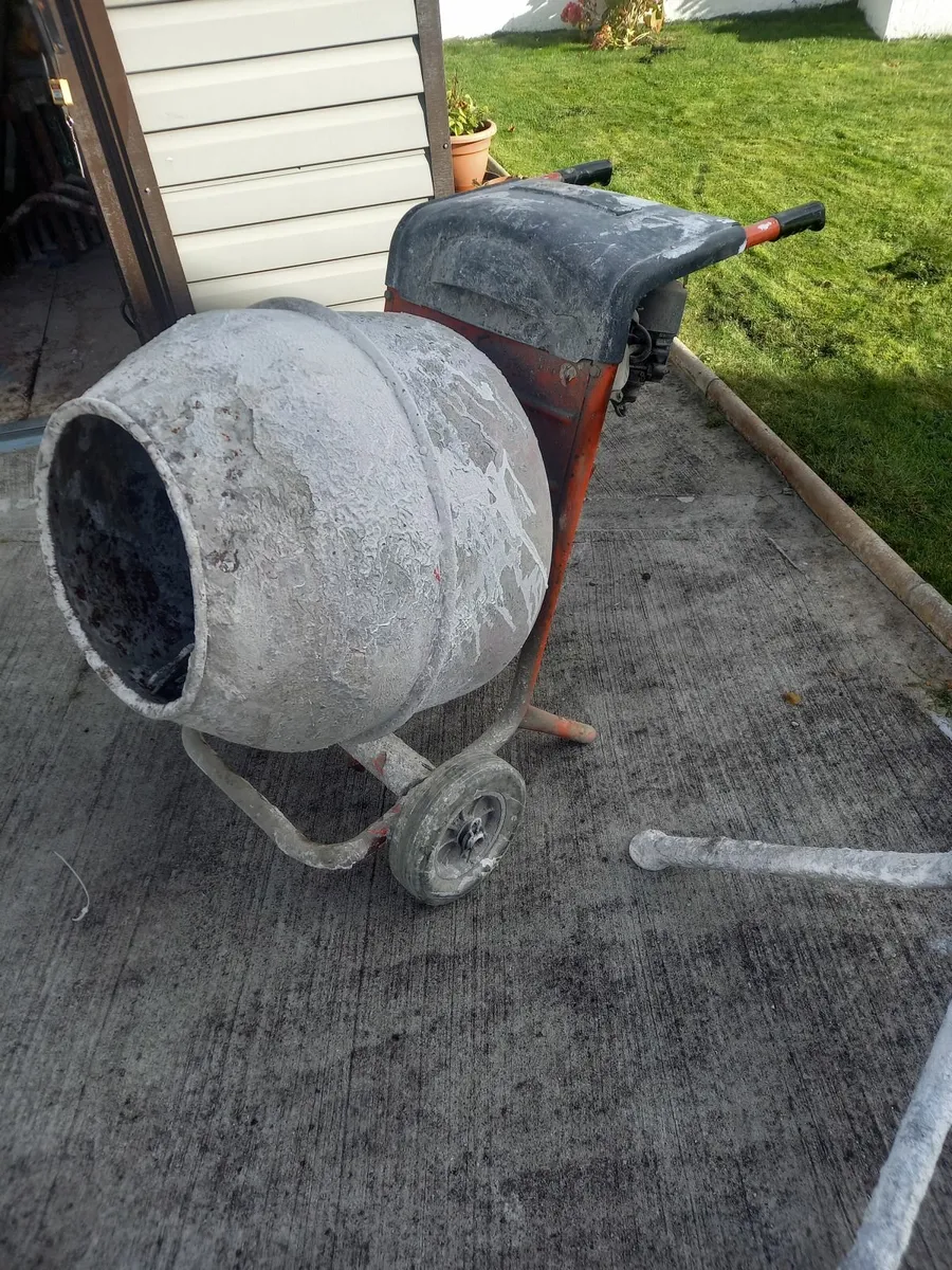 Cement mixer - Image 1