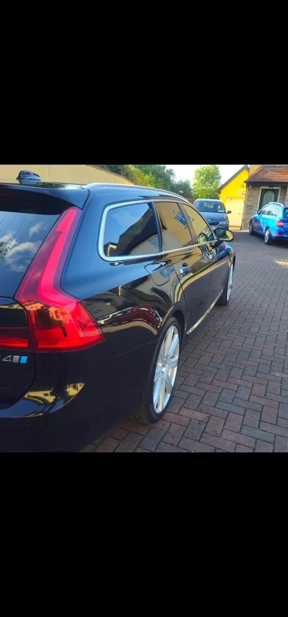 Volvo V90 Inscription D4 low kms - Image 2