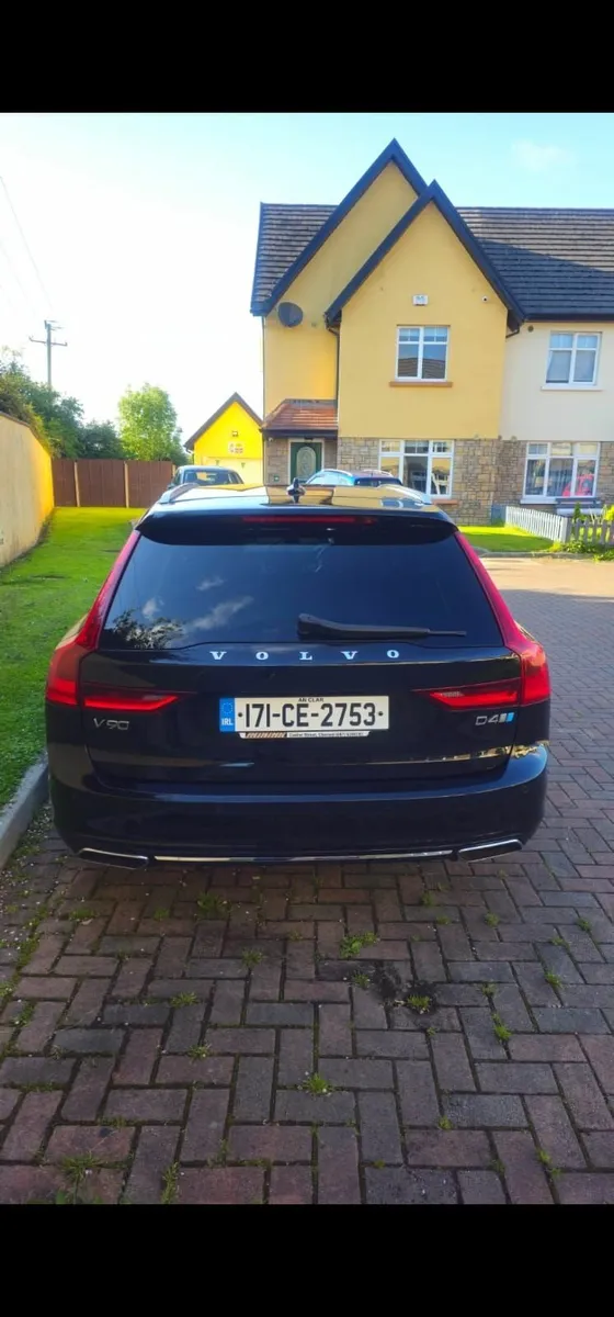Volvo V90 Inscription D4 low kms - Image 3
