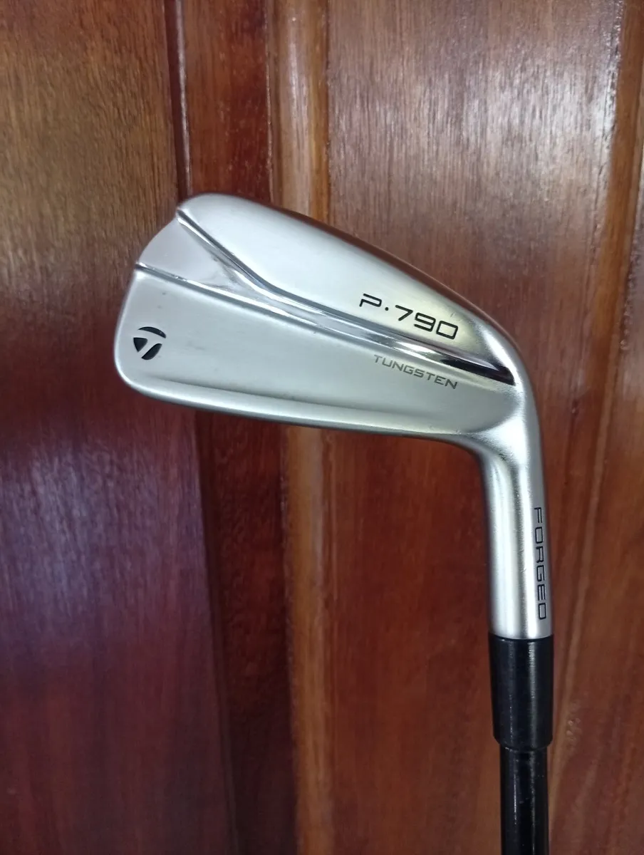 TaylorMade p790 Tungsten 2 Iron as New - Image 2