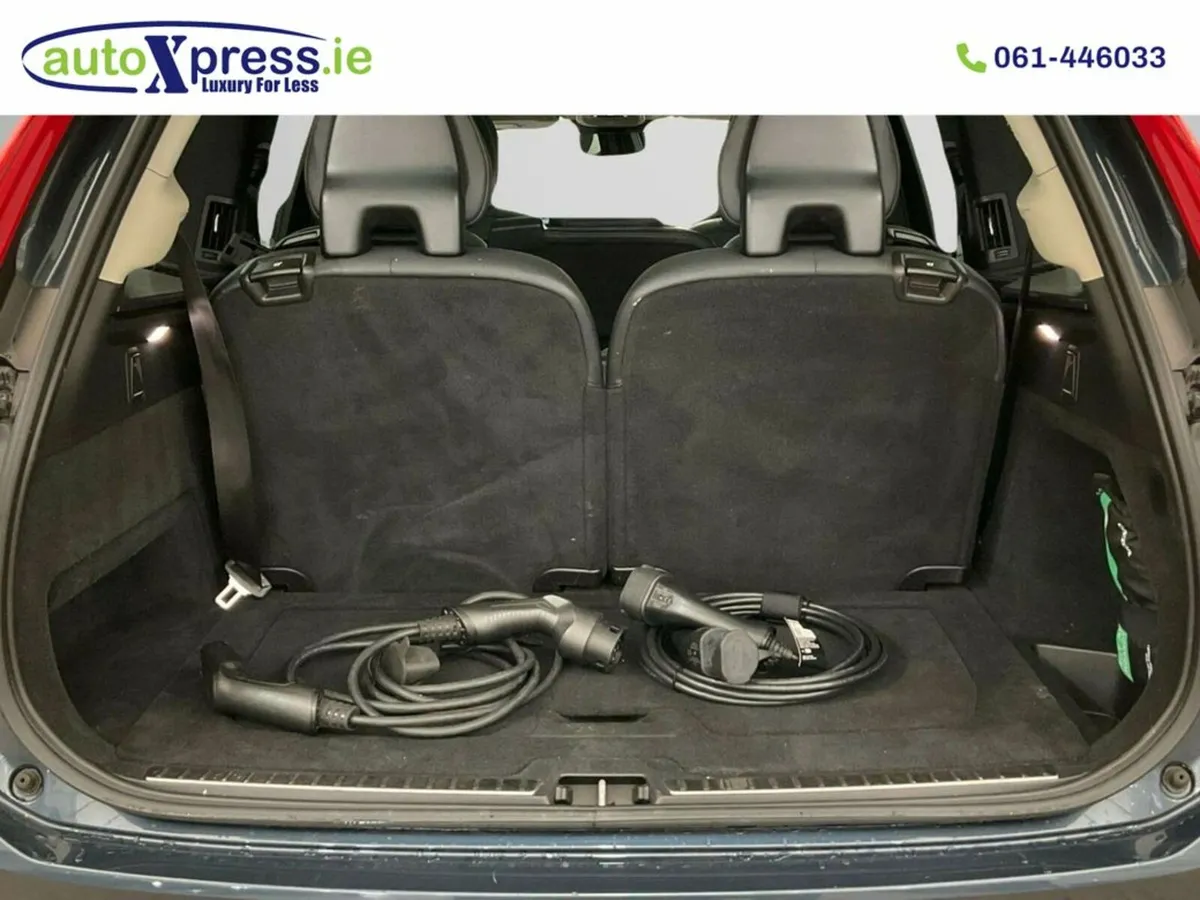 Volvo XC90 RECHARGE Panoramic Roof - Image 4