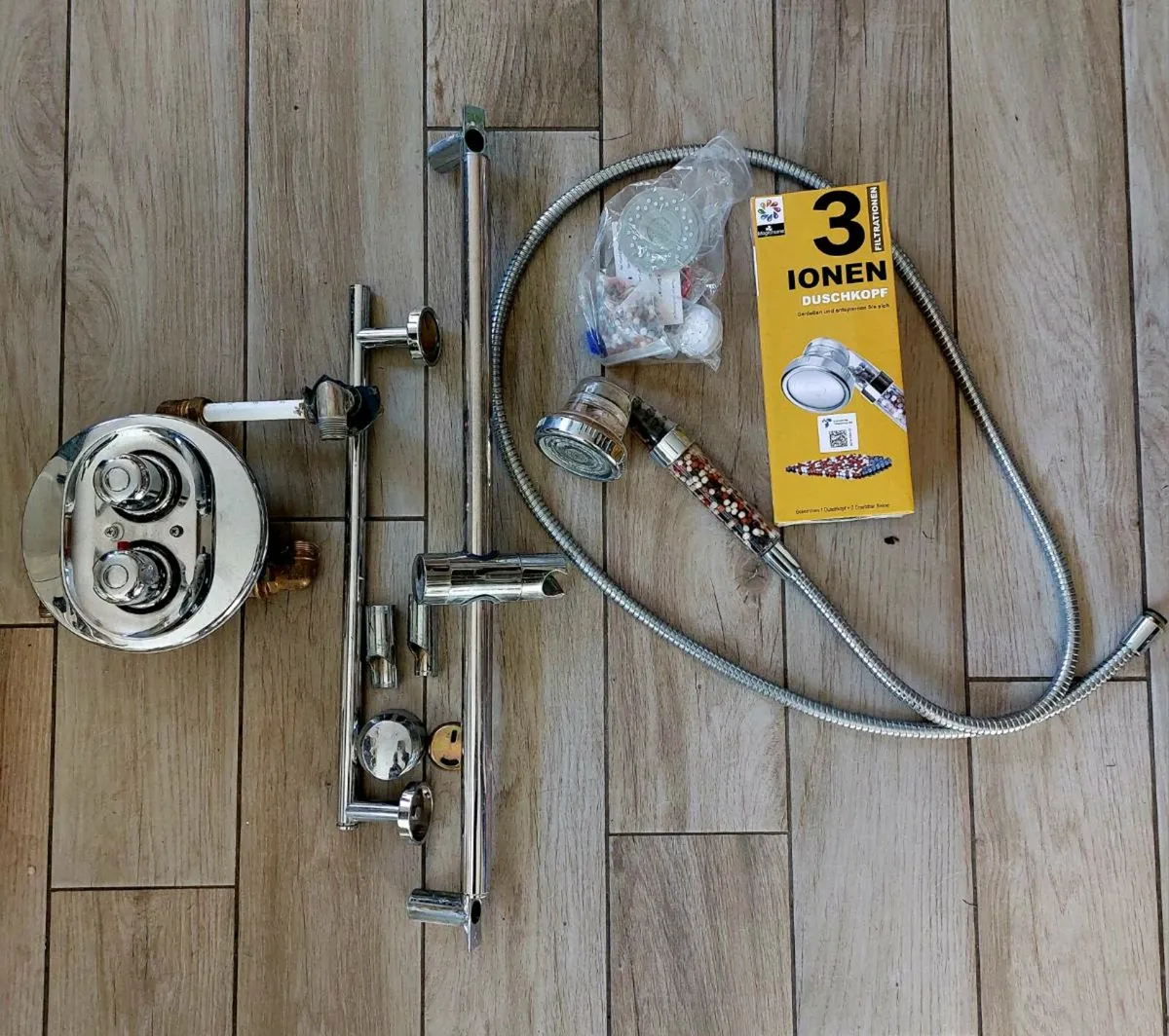 High pressure shower with all fittings. - Image 1