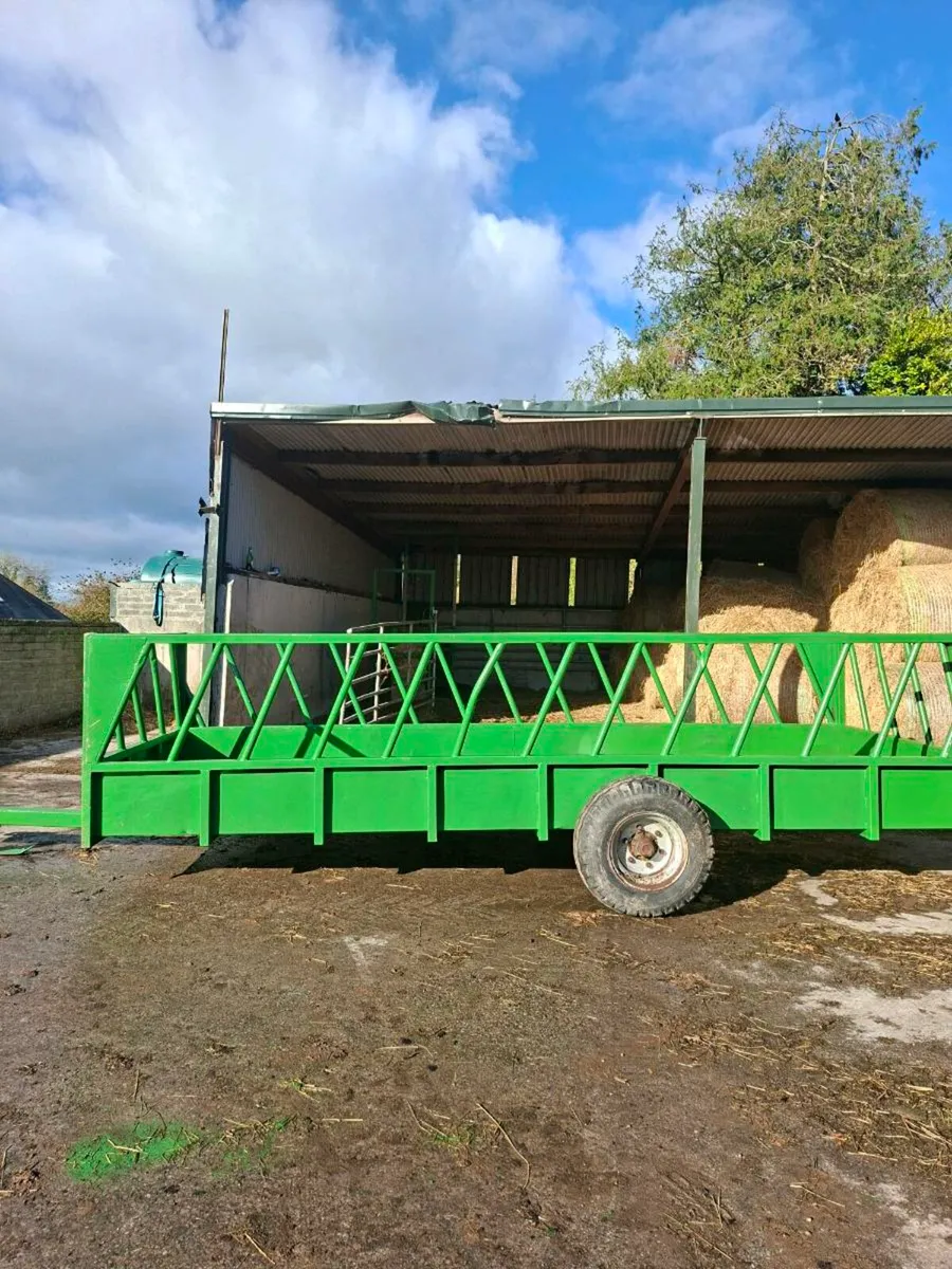 Feed trailer - Image 1