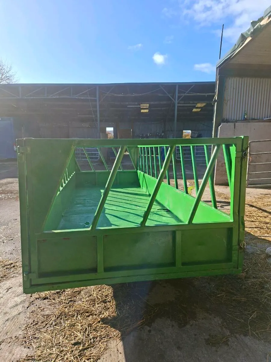 Feed trailer - Image 3