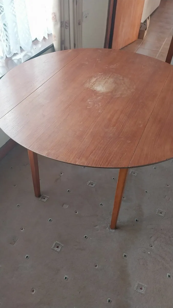 Round Kitchen Table - Image 1