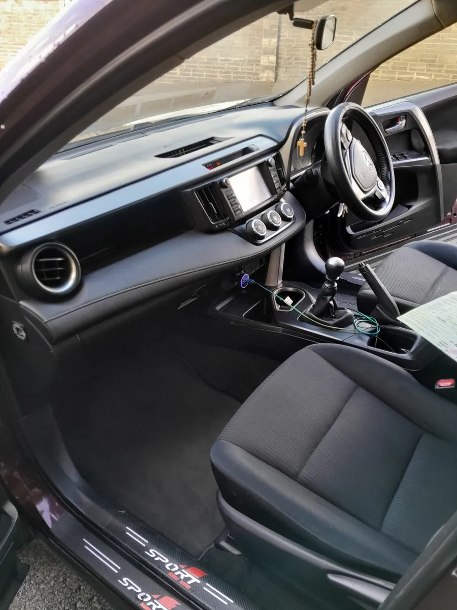 Toyota RAV4 2017 - Image 4