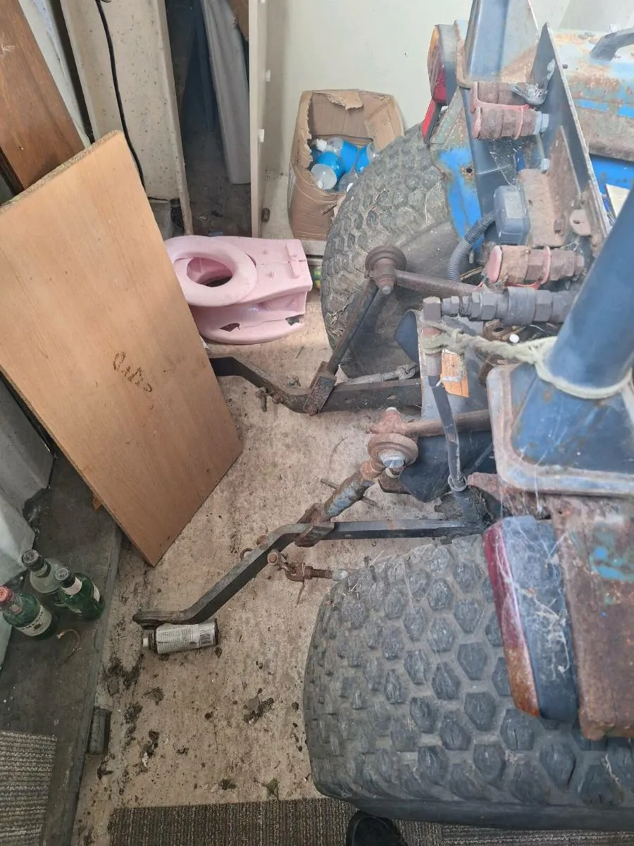 Iseki tm 223 compact tractor - Image 4