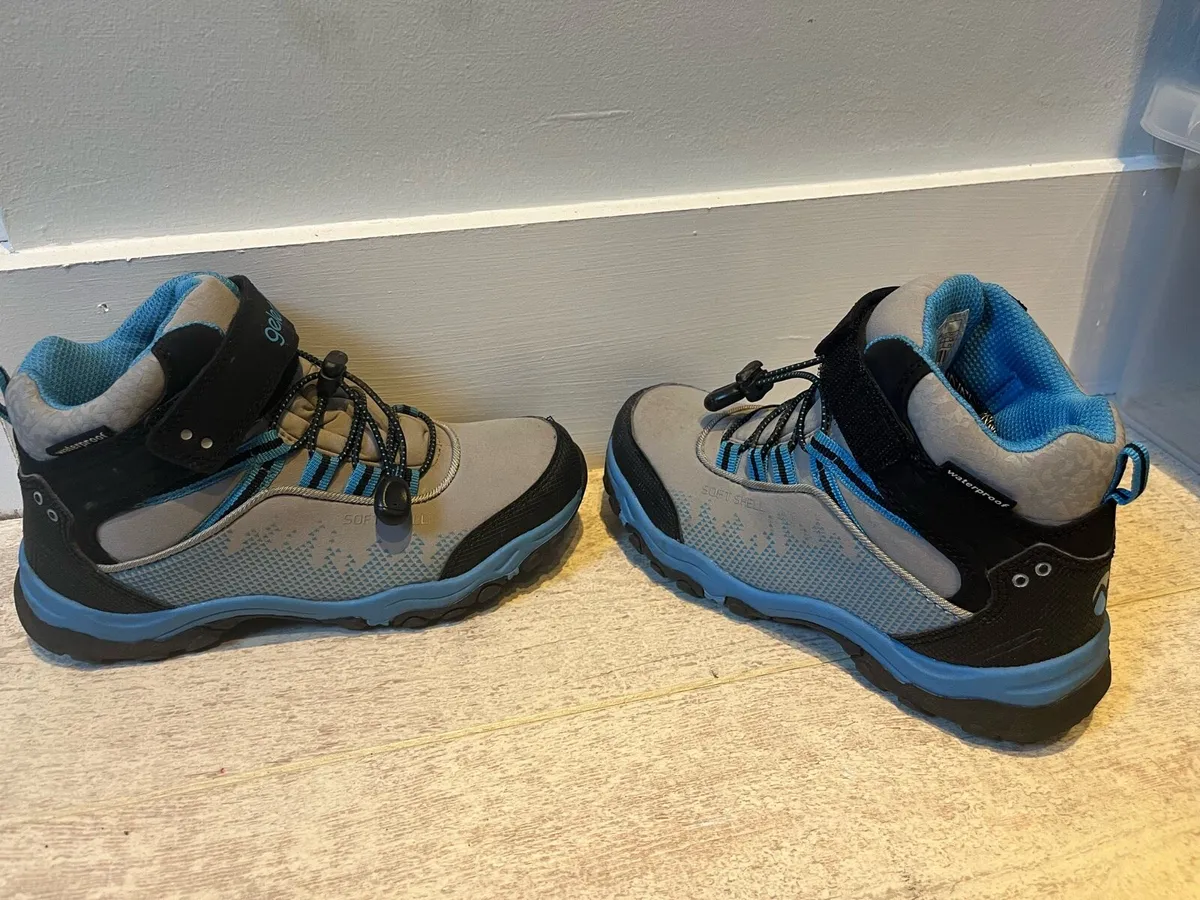 Kids hiking boots - Image 2