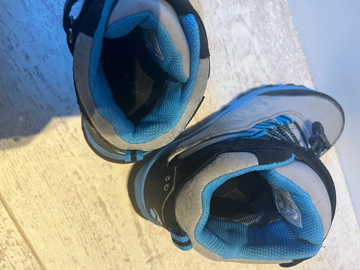 Kids hiking boots - Image 4