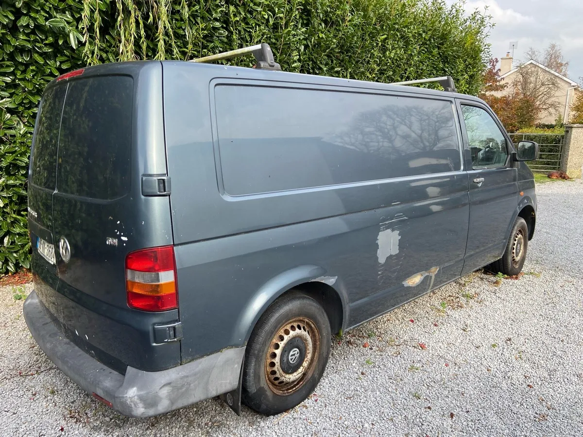 Volkswagen Transporter T5 - Image 1