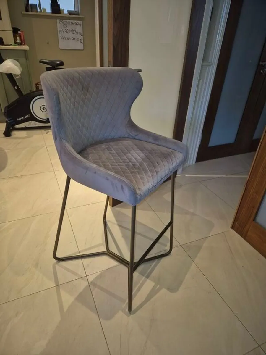 4 Bar Stools - Image 3
