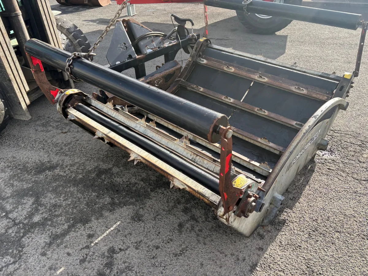 Blaney Bale feeder - Image 4