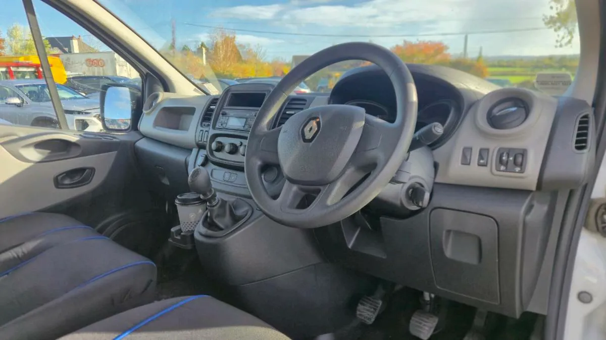 171 renault traffic - Image 2