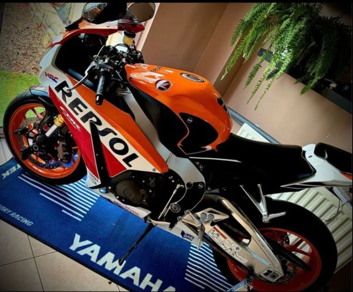 Honda CBR Fireblade - Image 1