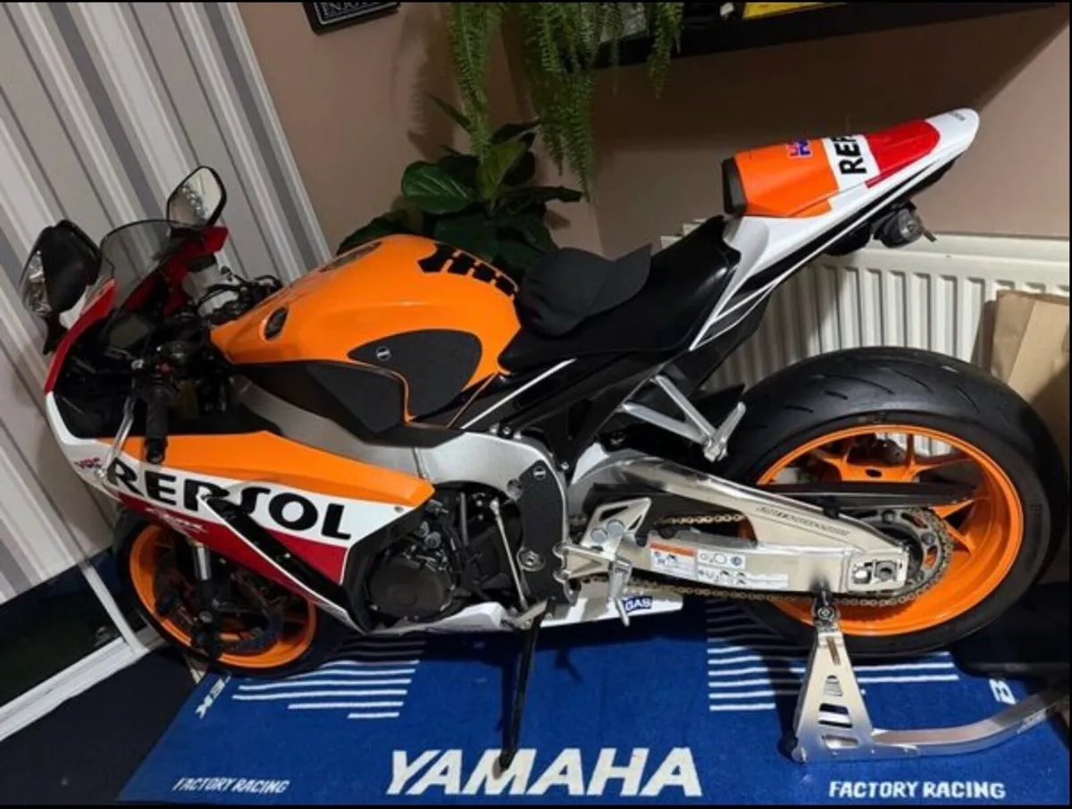 Honda CBR Fireblade - Image 2