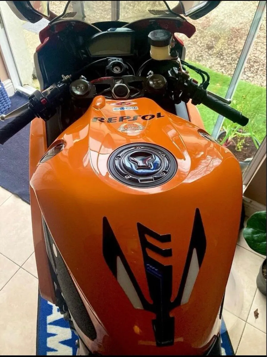 Honda CBR Fireblade - Image 3