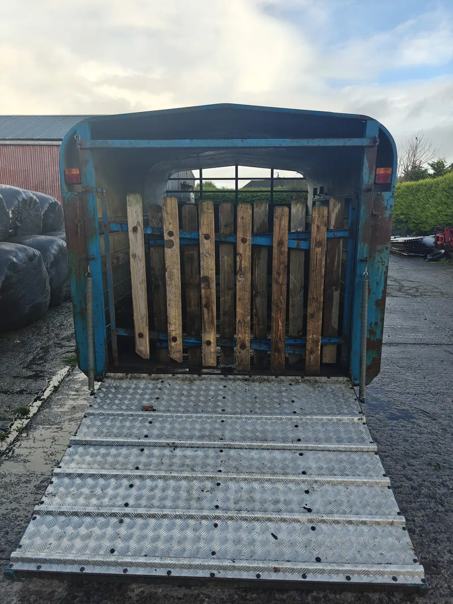 Cattle trailer - Image 1