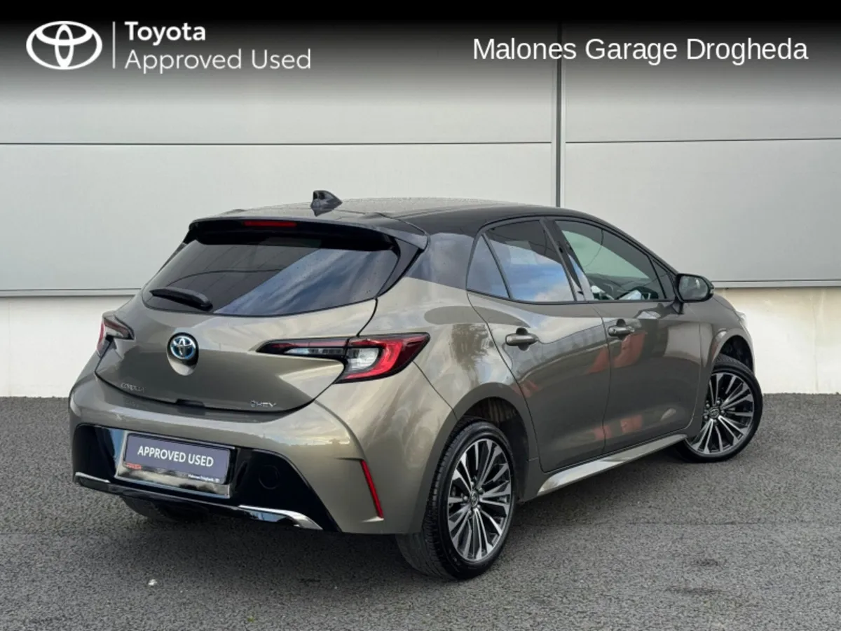 Toyota Corolla 1.8 Hybrid Luna Sport *Bi-Tone* Cal - Image 2